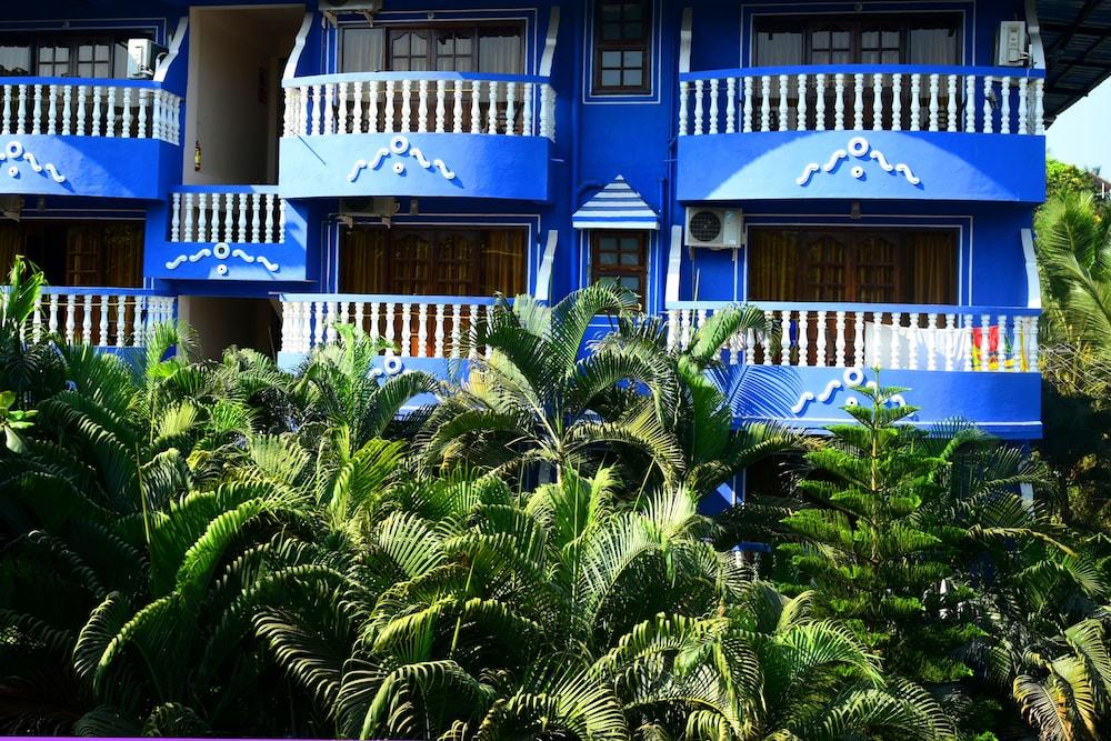 Villa Theresa Beach Resort カラングート エクステリア 写真