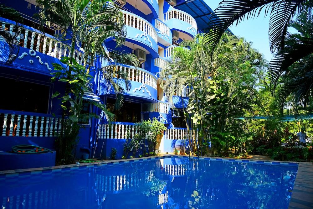 Villa Theresa Beach Resort カラングート エクステリア 写真