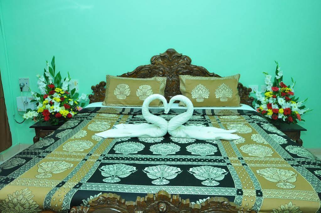 Villa Theresa Beach Resort カラングート エクステリア 写真